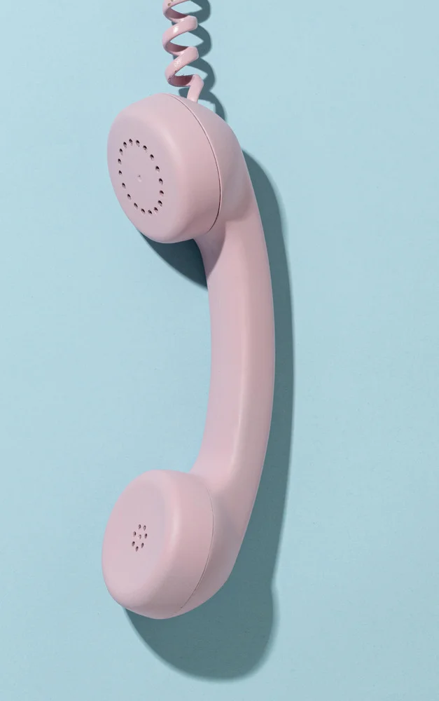 vintage-pink-telephone-composition